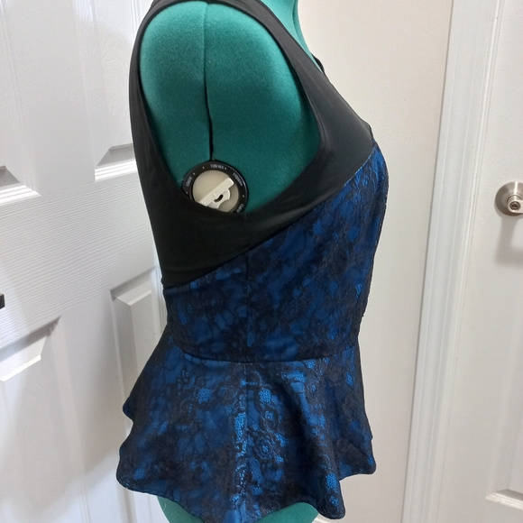 🧶Anthropologie Lace & Sheer Peplum Top, 12 - Picture 7 of 14